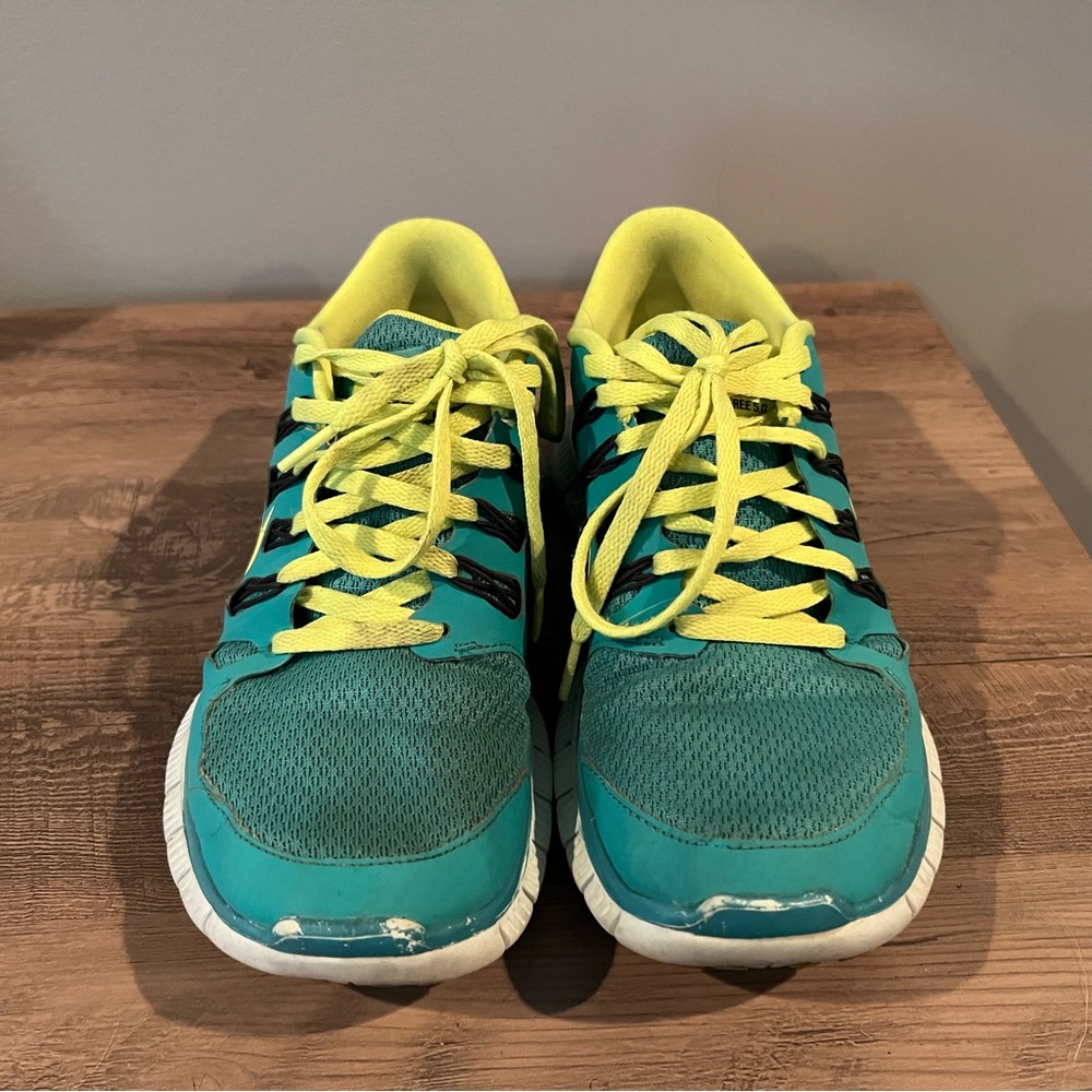 Nike Tennis Shoes